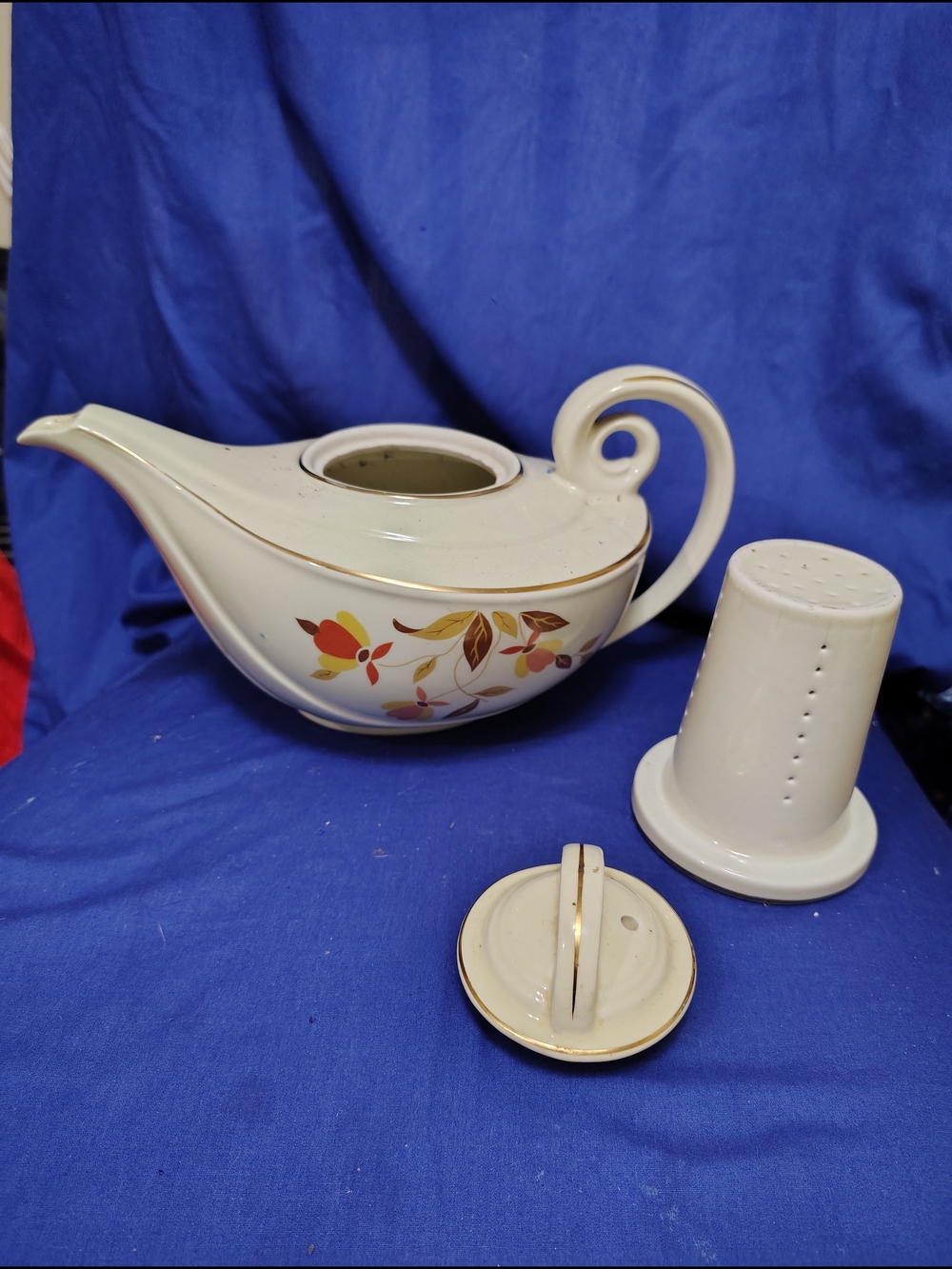 Vintage Hall Autumn Leaf Tea Pot